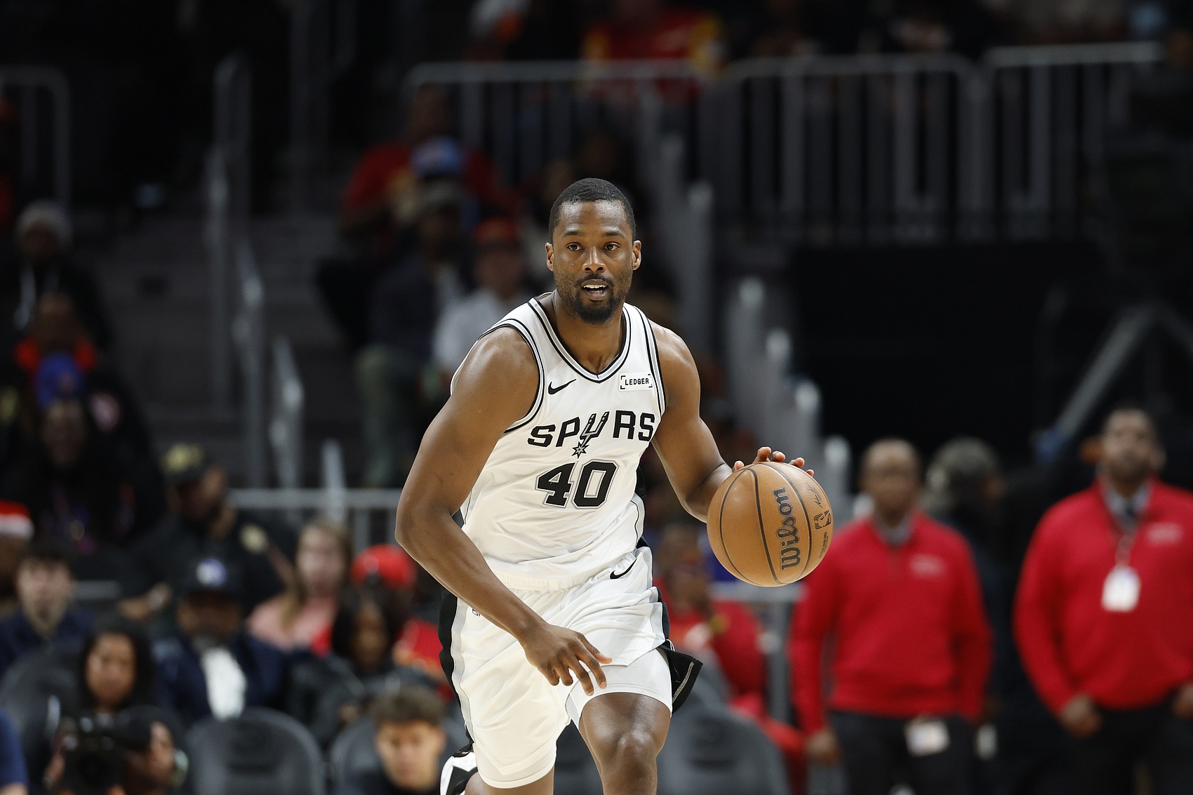 杏彩体育官方平台-哈里森·巴恩斯：我们防住了独行侠制造的压力 文班亚马能量十足