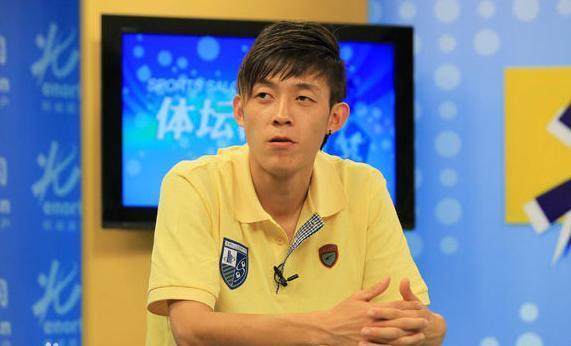 杏彩APP下载-还有谁比他悲情？从天海解散到苏宁，他真的太难…